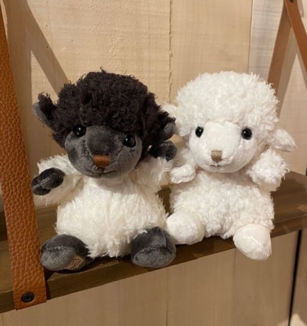 peluche-mouton-babylefty-blacksheep-bukowski